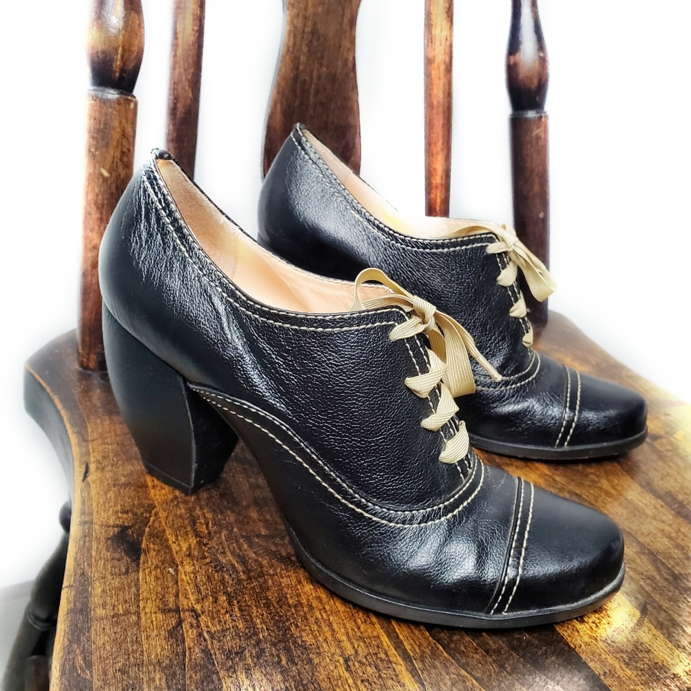 Luiza Barcelos | RARE Black Leather Lace Up Heeled Oxfords Size 6B
